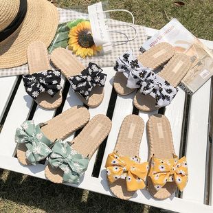 妮西蝶 小雏菊蝴蝶结凉拖鞋 券后19.9元包邮 (dxXT1J5R3L7)